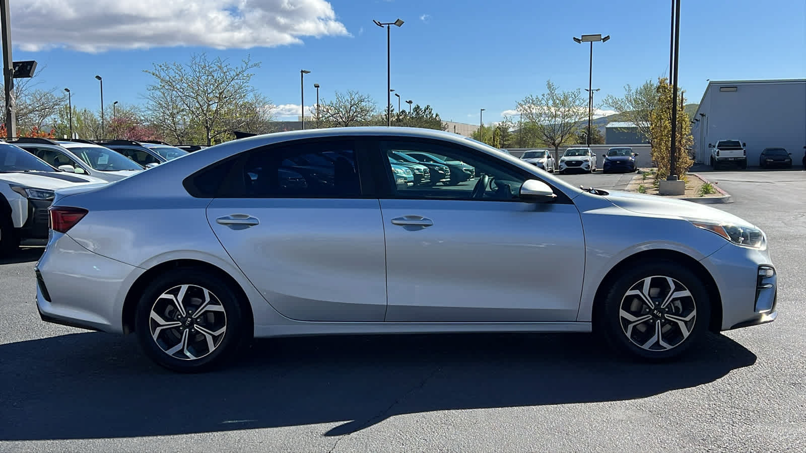 Thumbnail: 2019 Kia Forte - 4