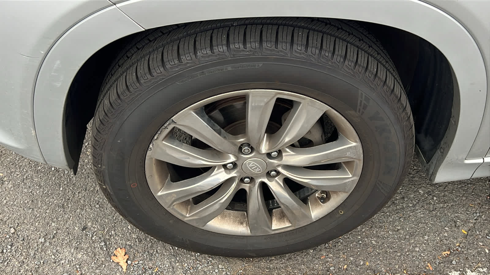 Thumbnail: 2012 Kia Sorento - 18
