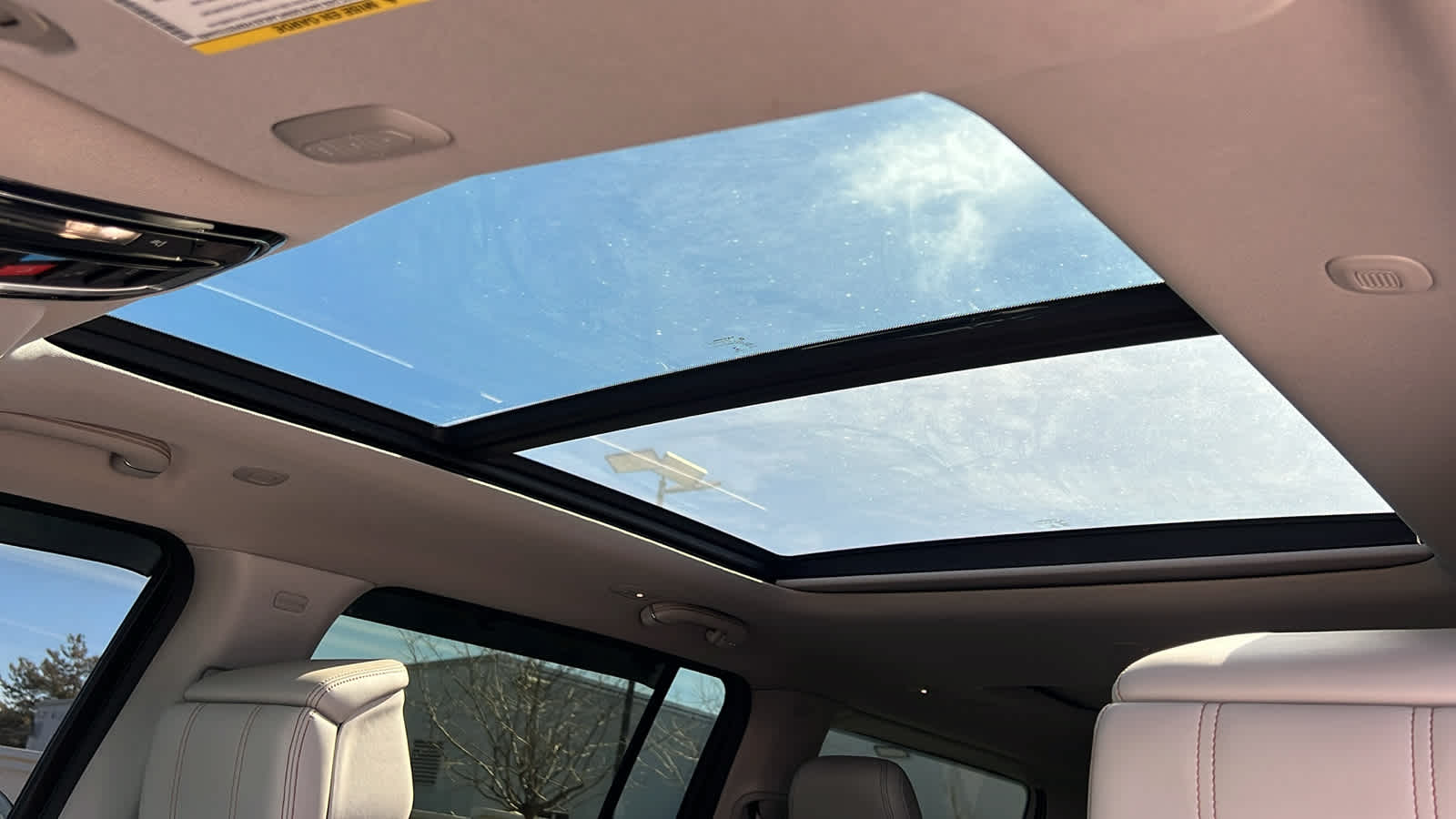 Thumbnail: 2022 Jeep Grand Wagoneer - 34