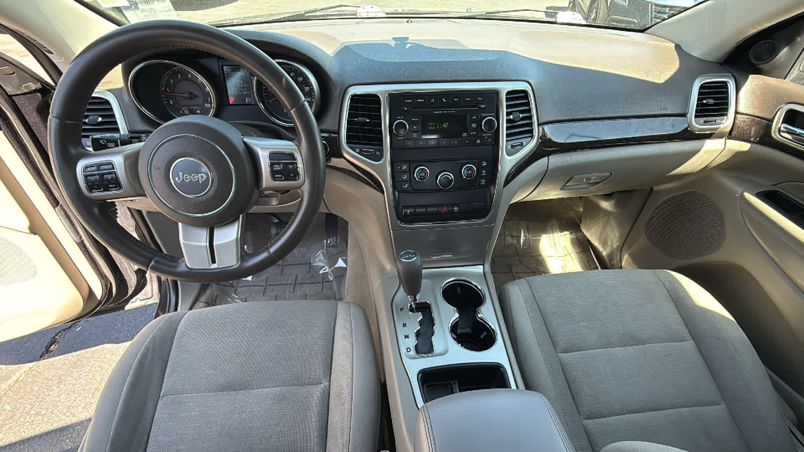 Thumbnail: 2013 Jeep Grand Cherokee - 25