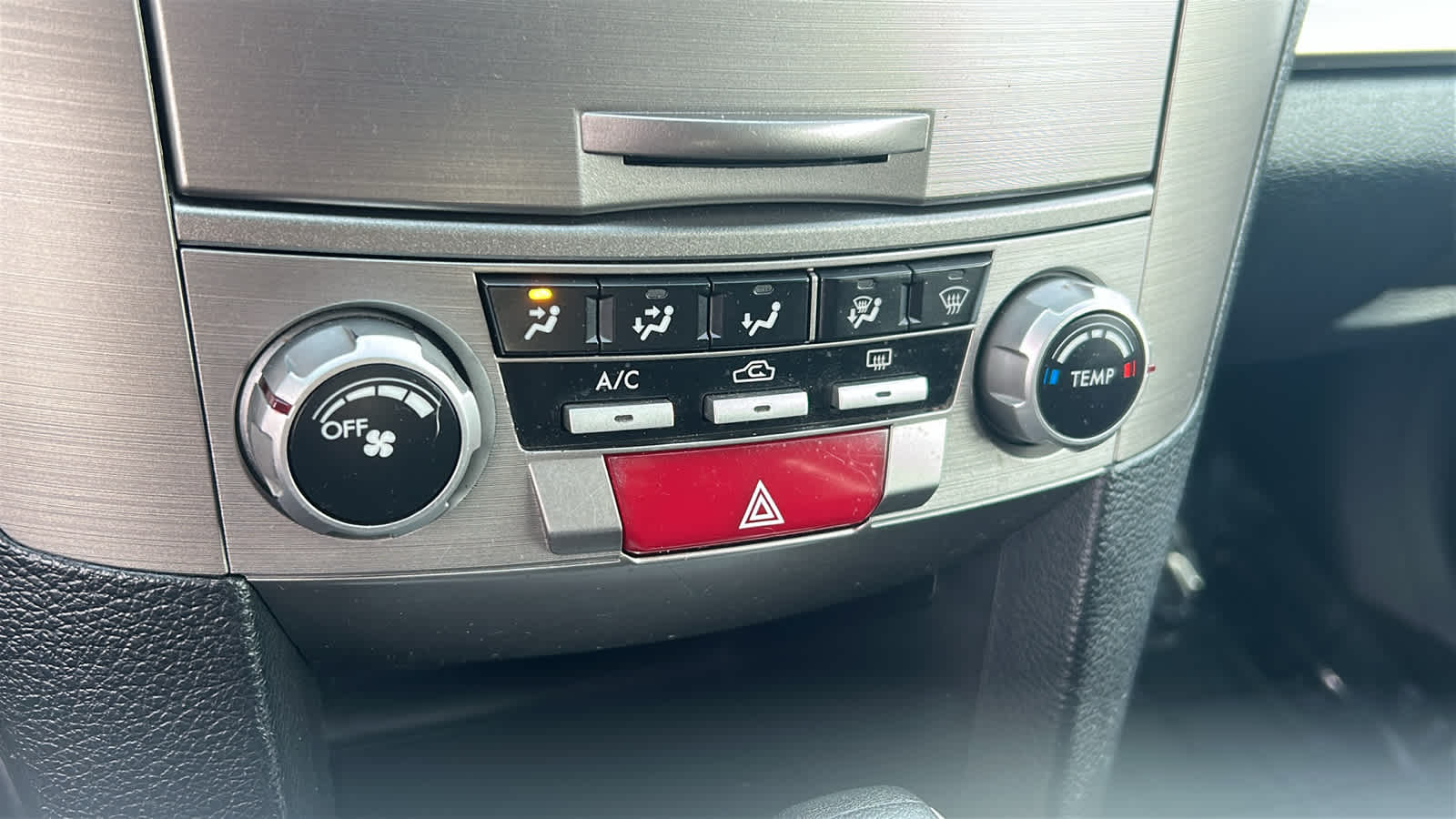 Thumbnail: 2011 Subaru Outback - 14