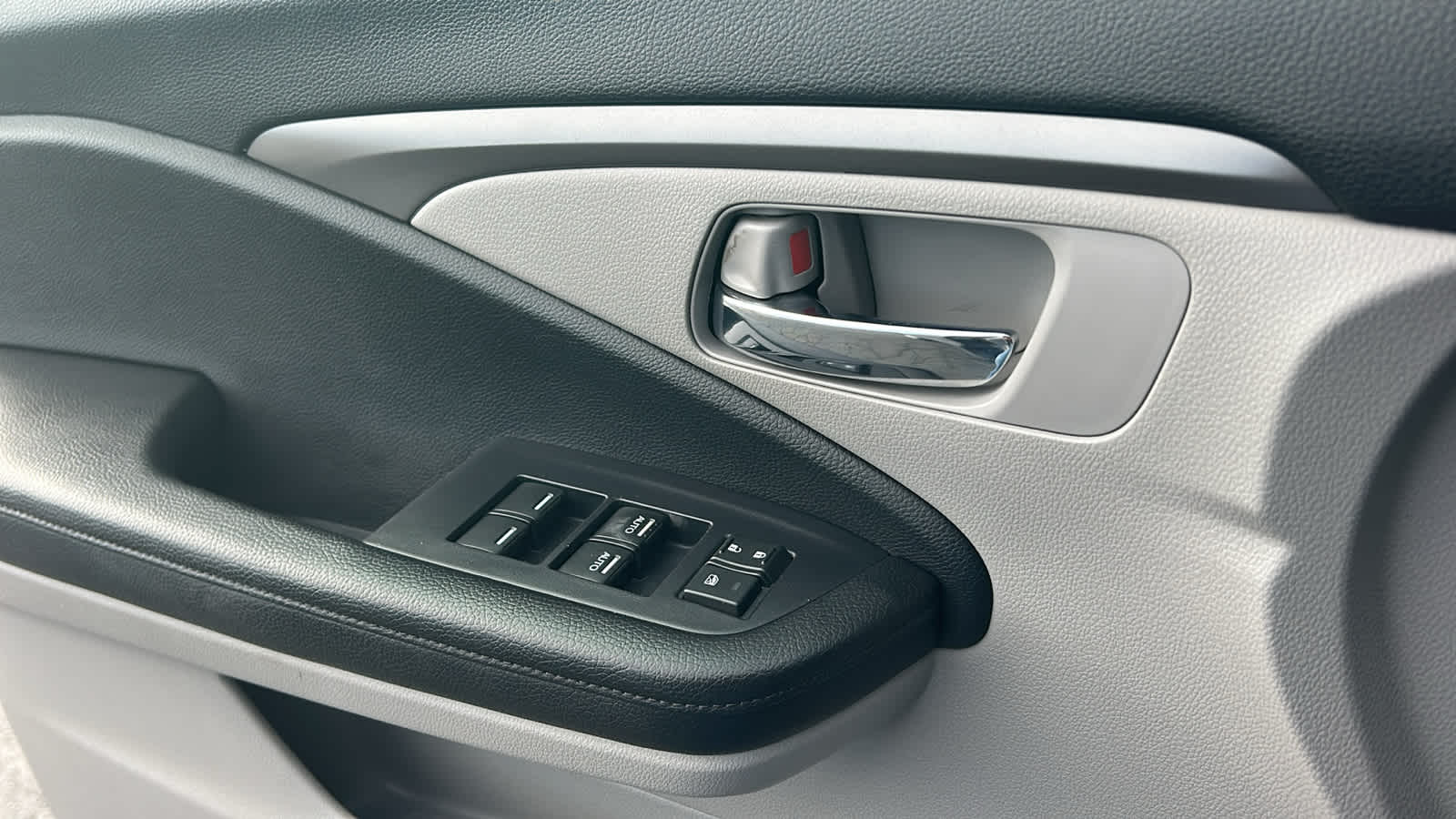 Thumbnail: 2019 Honda Pilot - 22