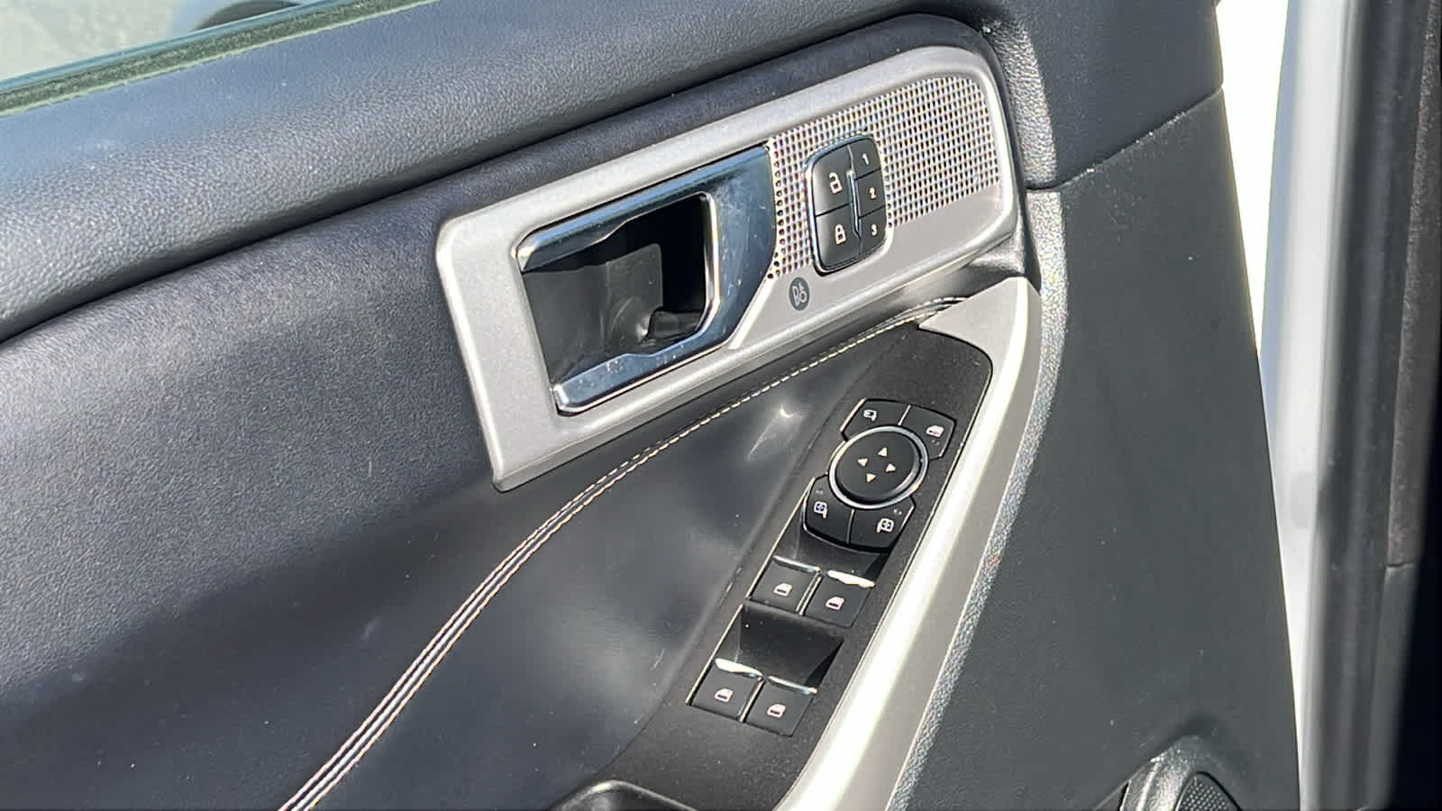 Thumbnail: 2022 Ford Explorer - 22