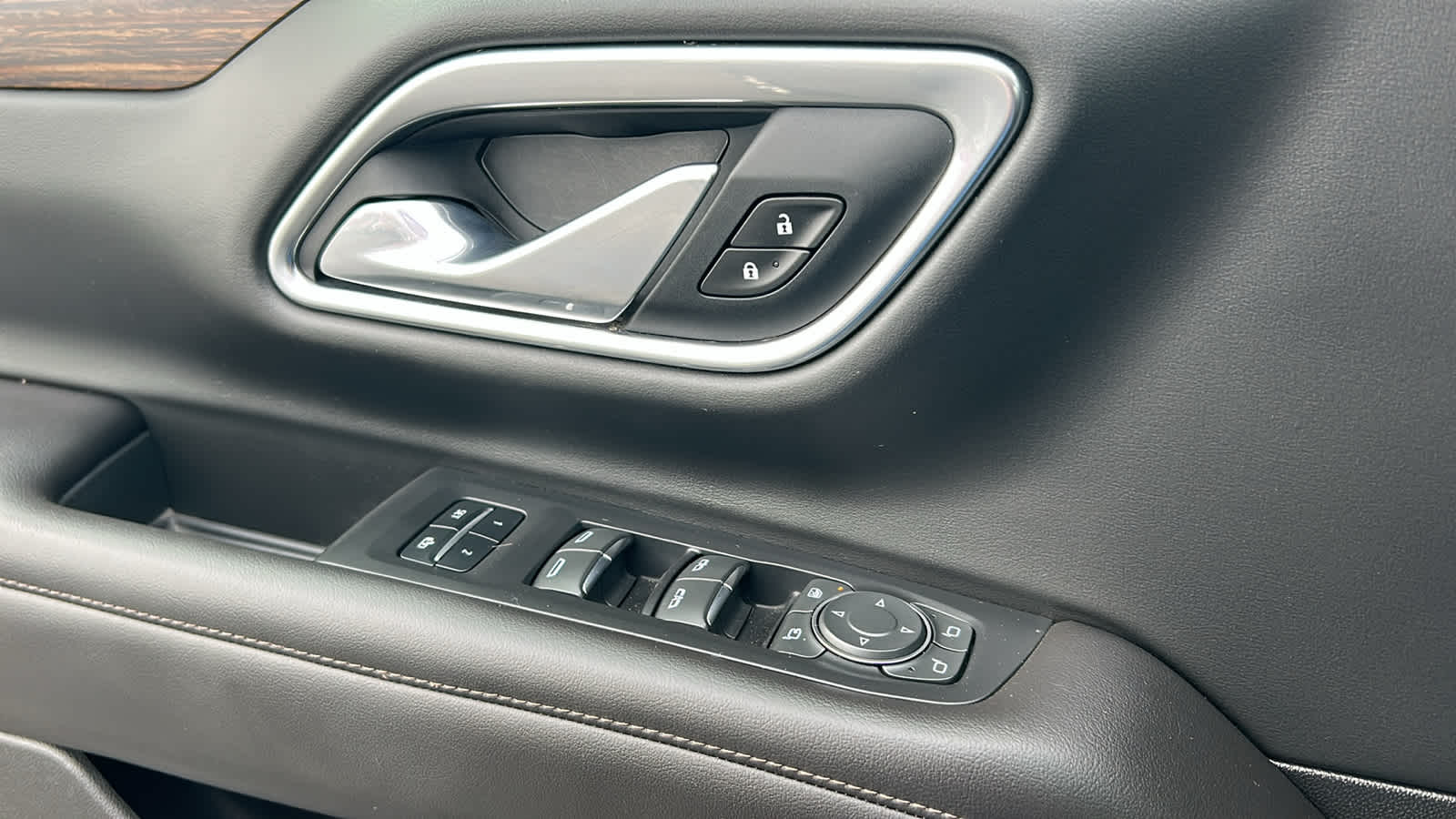 Thumbnail: 2021 Chevrolet Suburban - 22