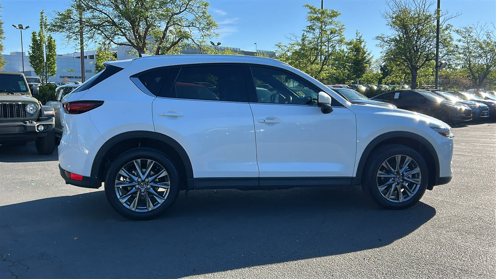 Thumbnail: 2021 Mazda CX-5 - 3