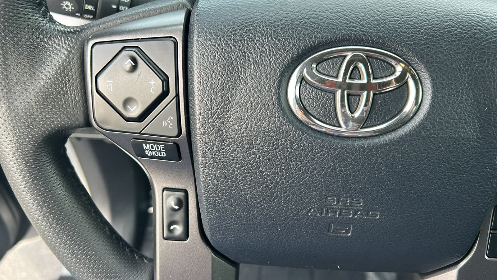 Thumbnail: 2018 Toyota Tacoma - 19