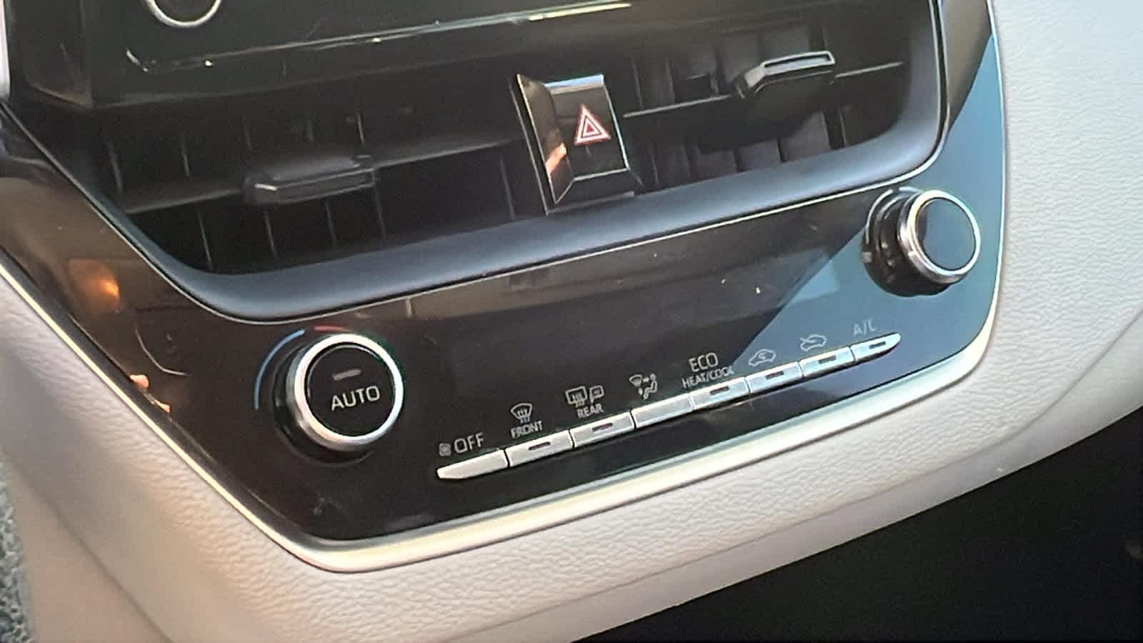 Thumbnail: 2020 Toyota Corolla - 10