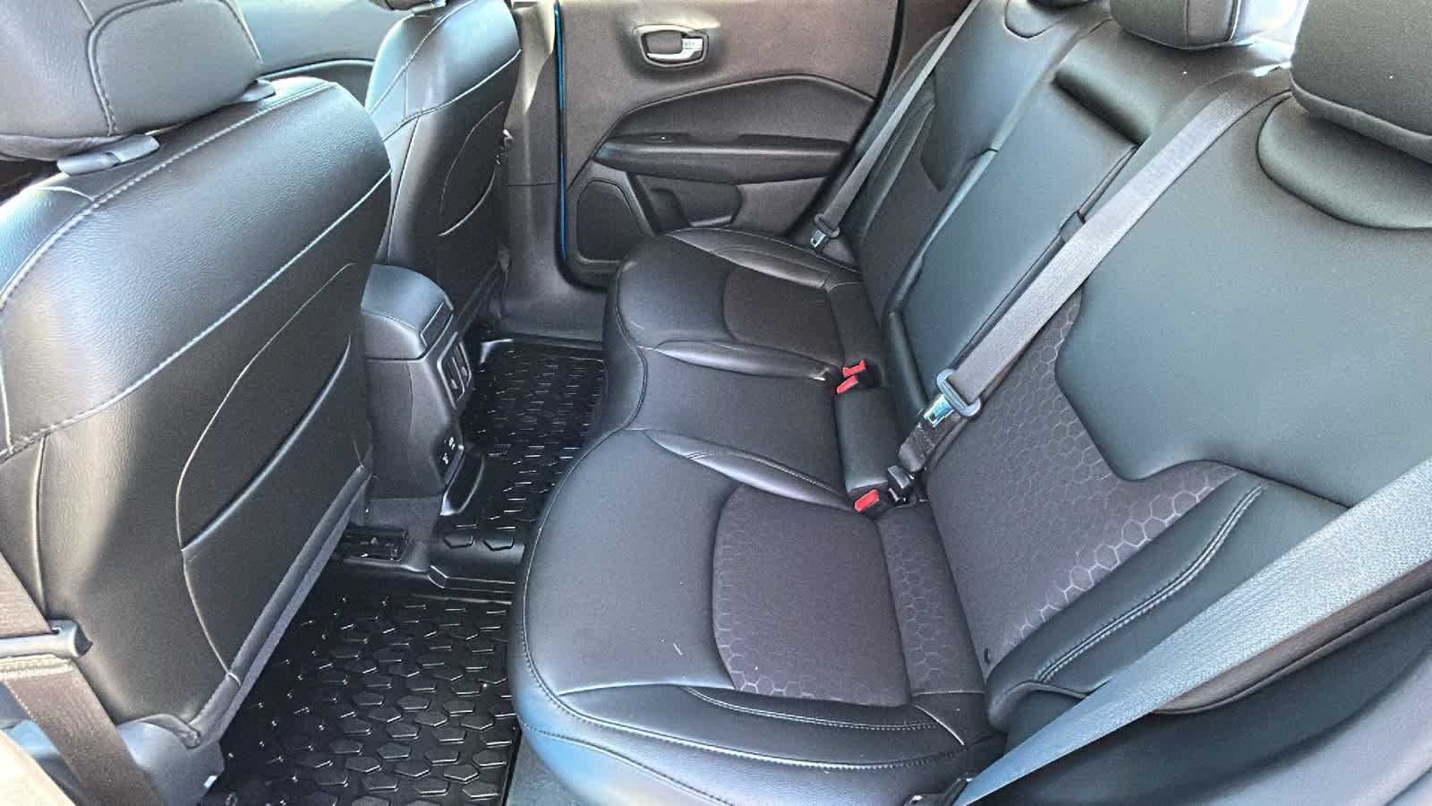 Thumbnail: 2020 Jeep Compass - 24