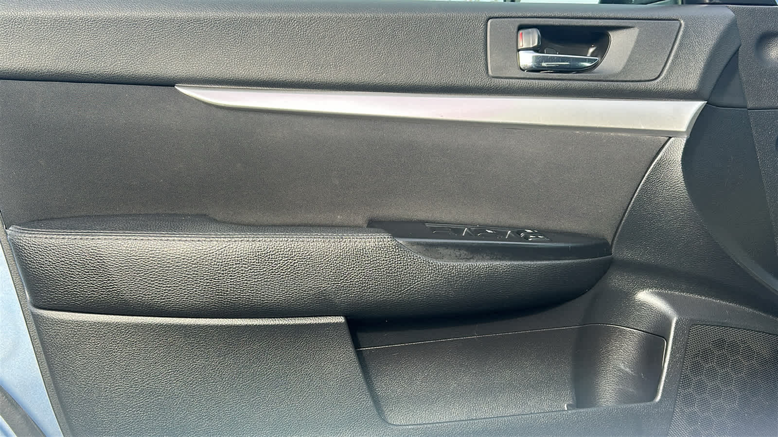 Thumbnail: 2011 Subaru Outback - 23