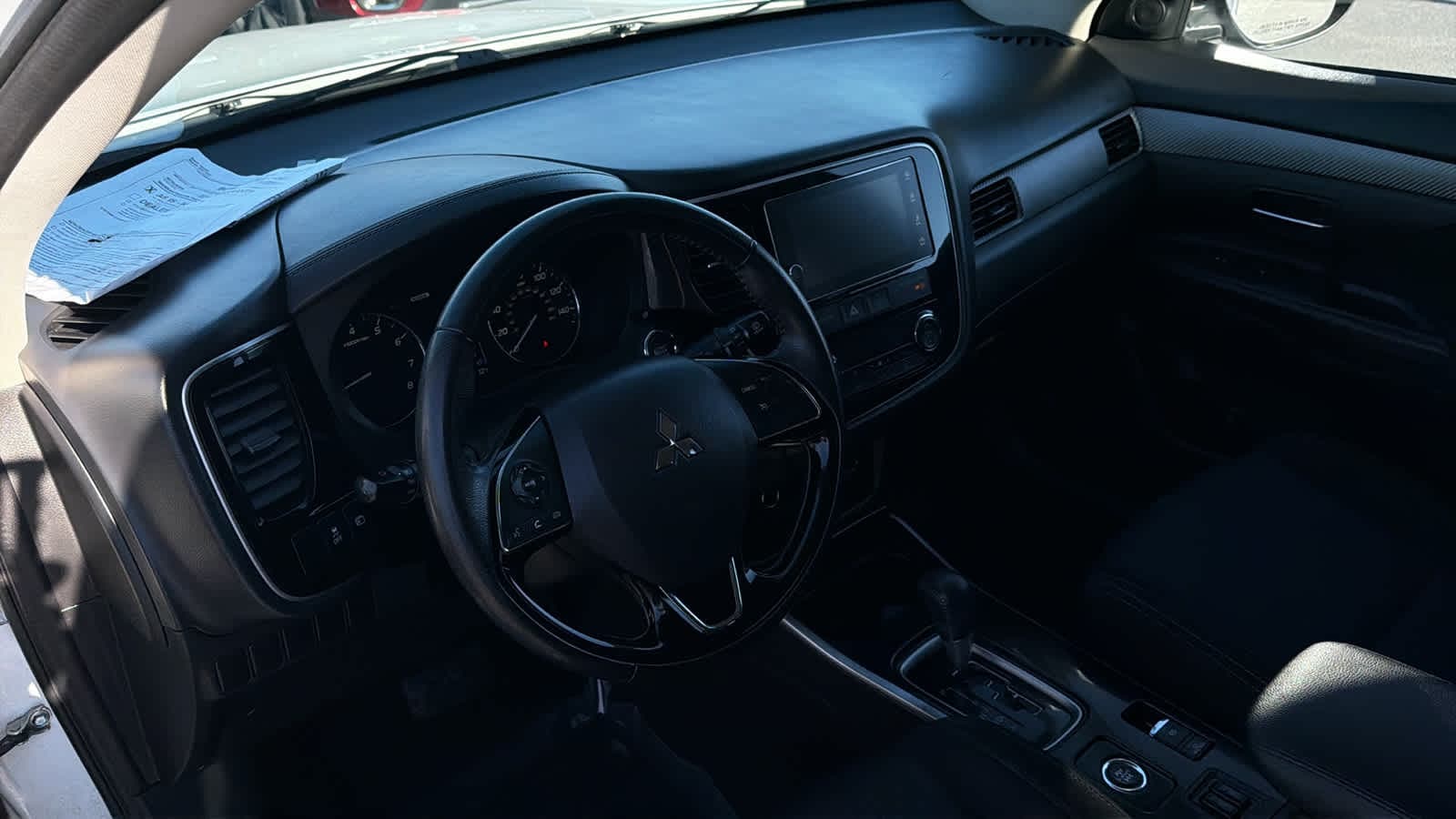 Thumbnail: 2018 Mitsubishi Outlander - 10