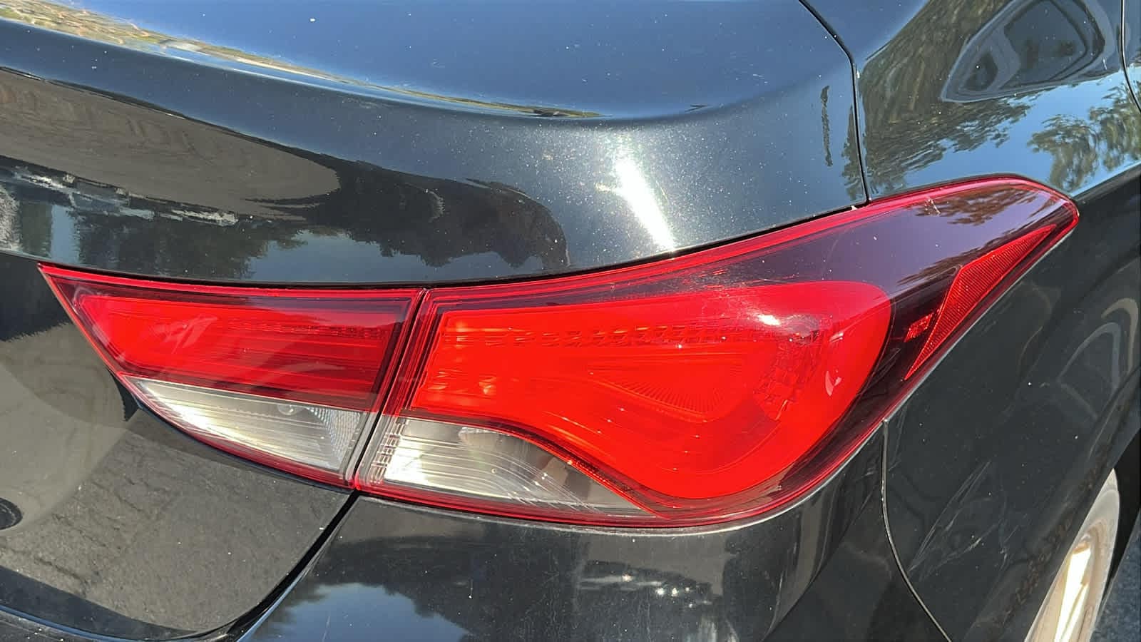 Thumbnail: 2015 Hyundai Elantra - 17