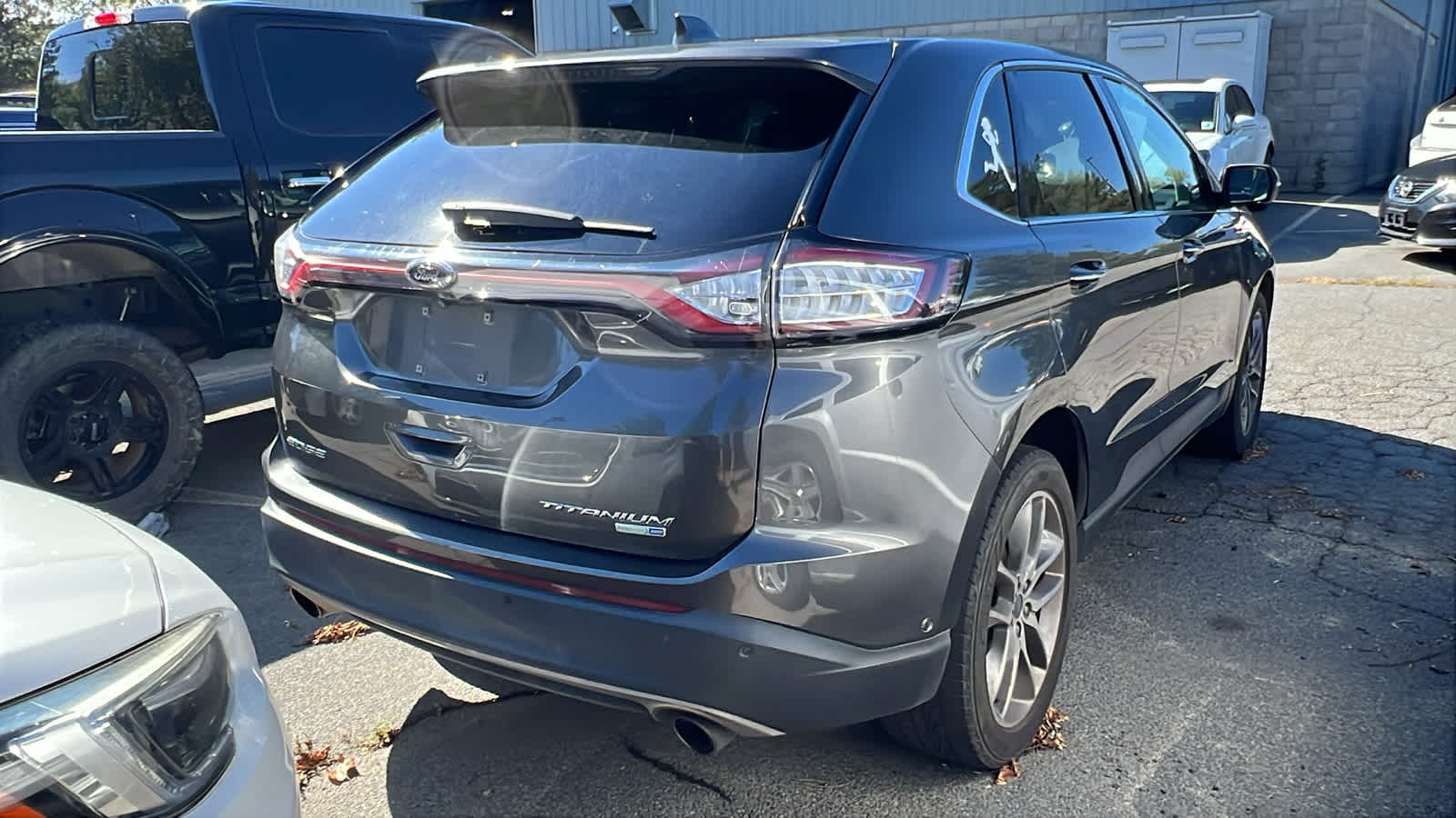 Thumbnail: 2016 Ford Edge - 10