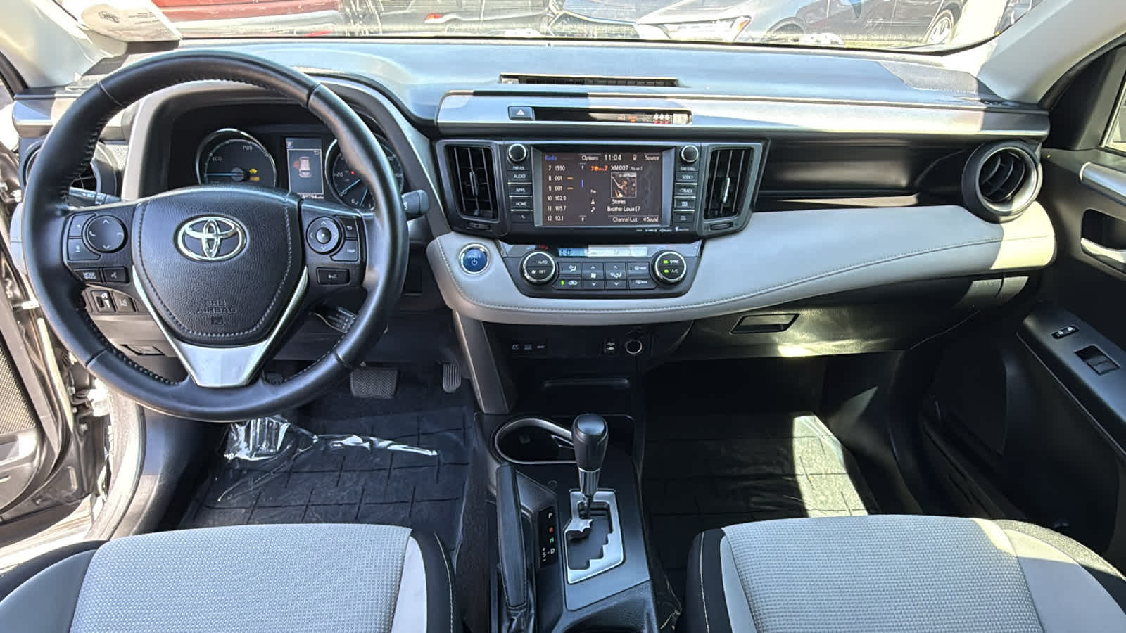 Thumbnail: 2017 Toyota RAV4 - 26