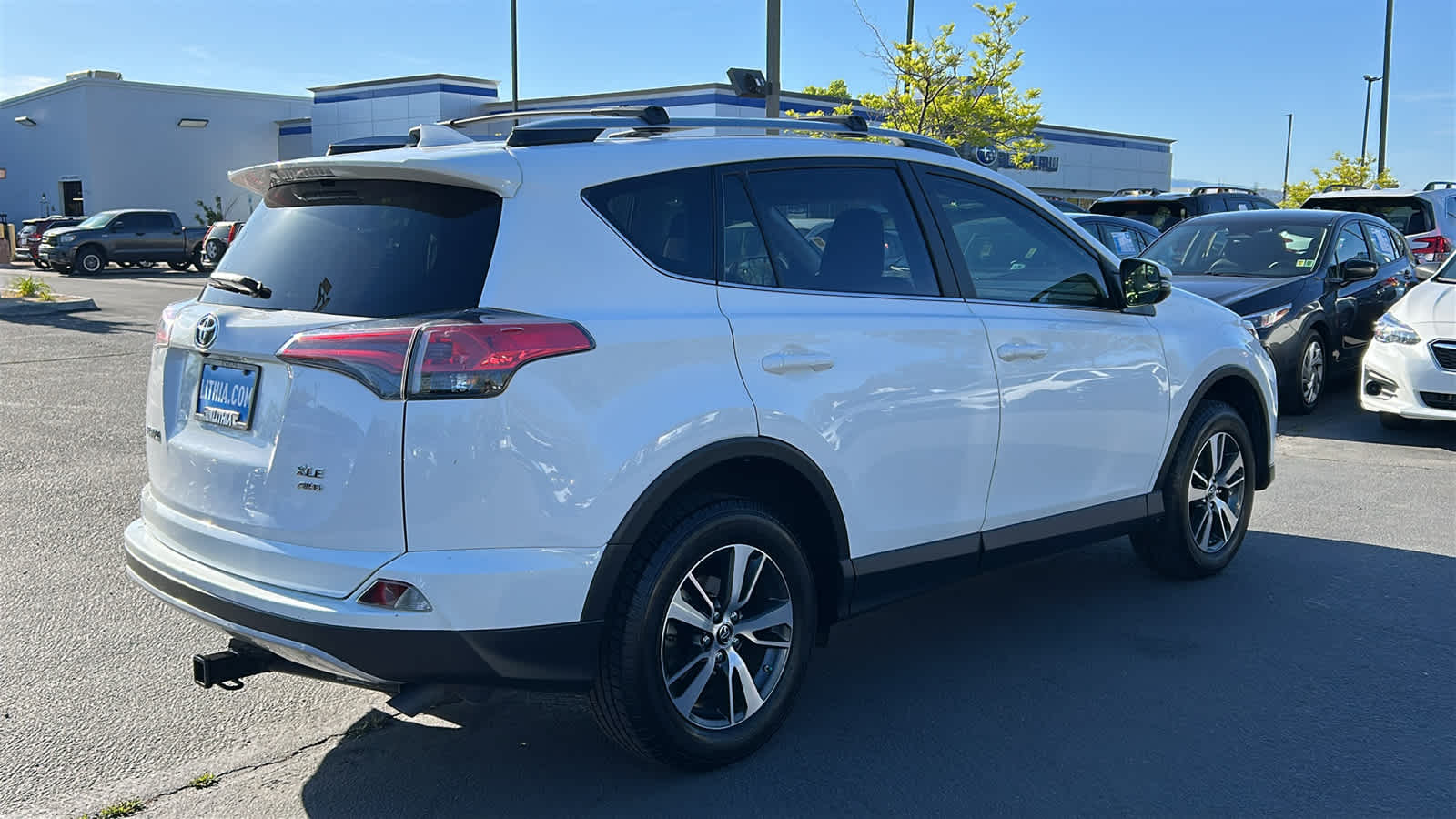 Thumbnail: 2017 Toyota RAV4 - 4