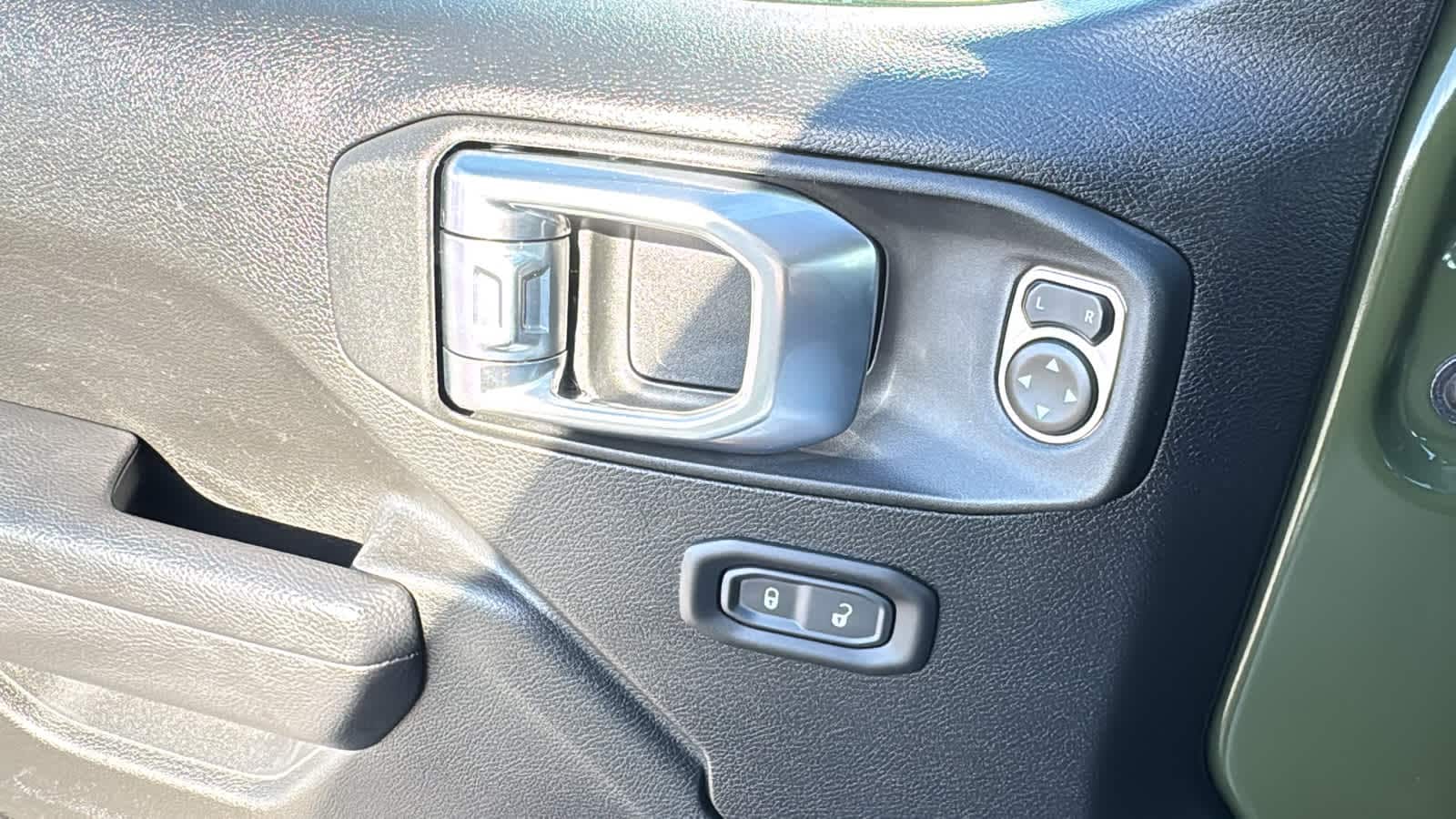 Thumbnail: 2023 Jeep Wrangler - 22