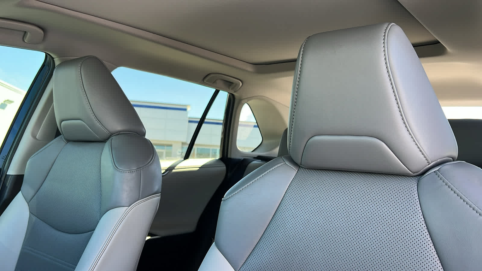 Thumbnail: 2021 Toyota RAV4 - 11