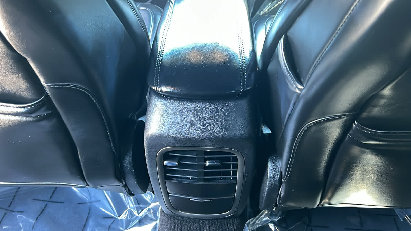 Thumbnail: 2017 Lincoln MKC - 25