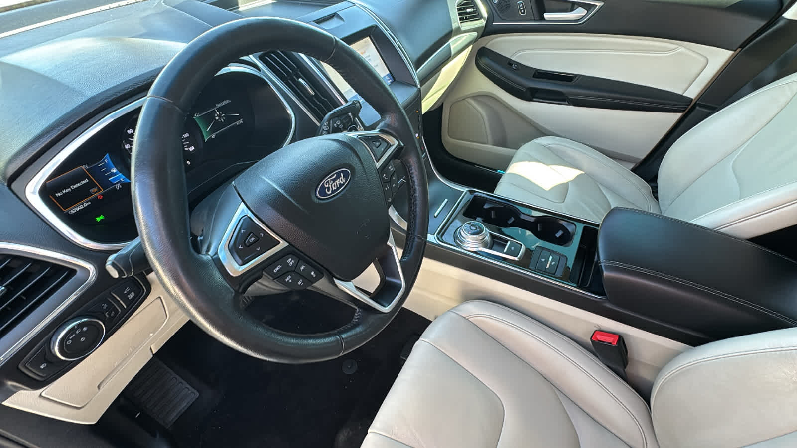 Thumbnail: 2020 Ford Edge - 10