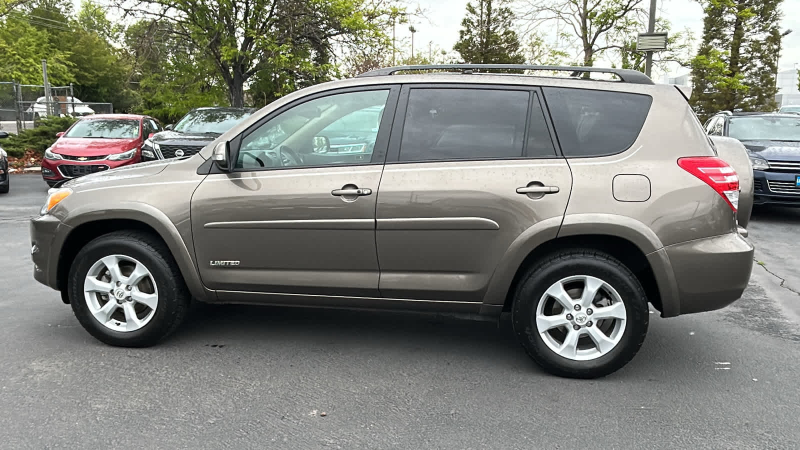 Thumbnail: 2011 Toyota RAV4 - 8