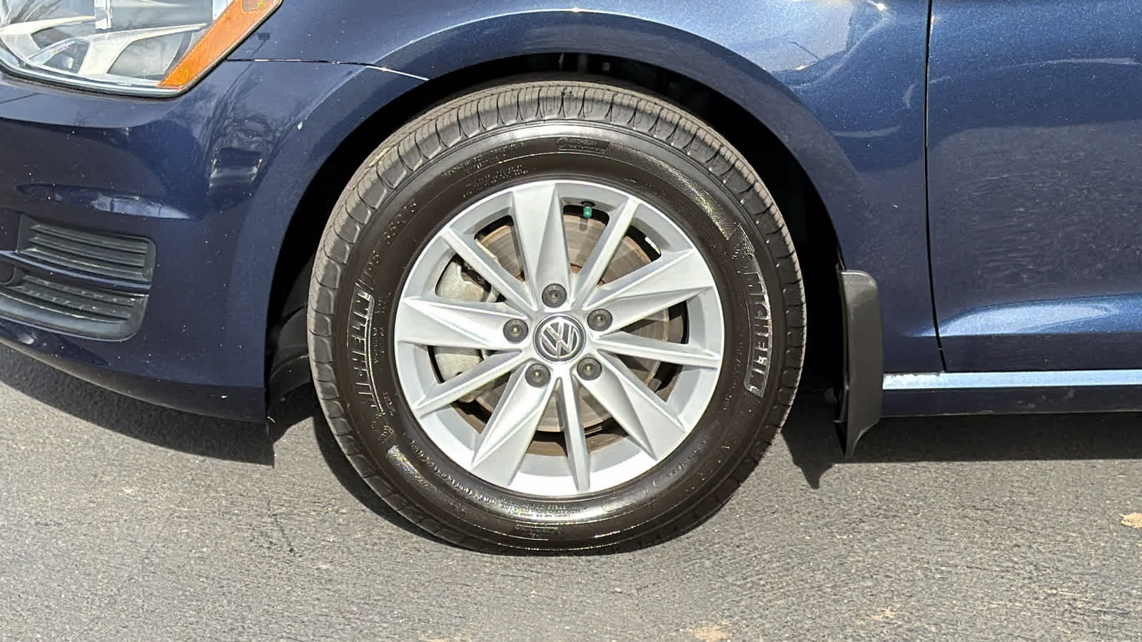 Thumbnail: 2016 Volkswagen Golf - 9