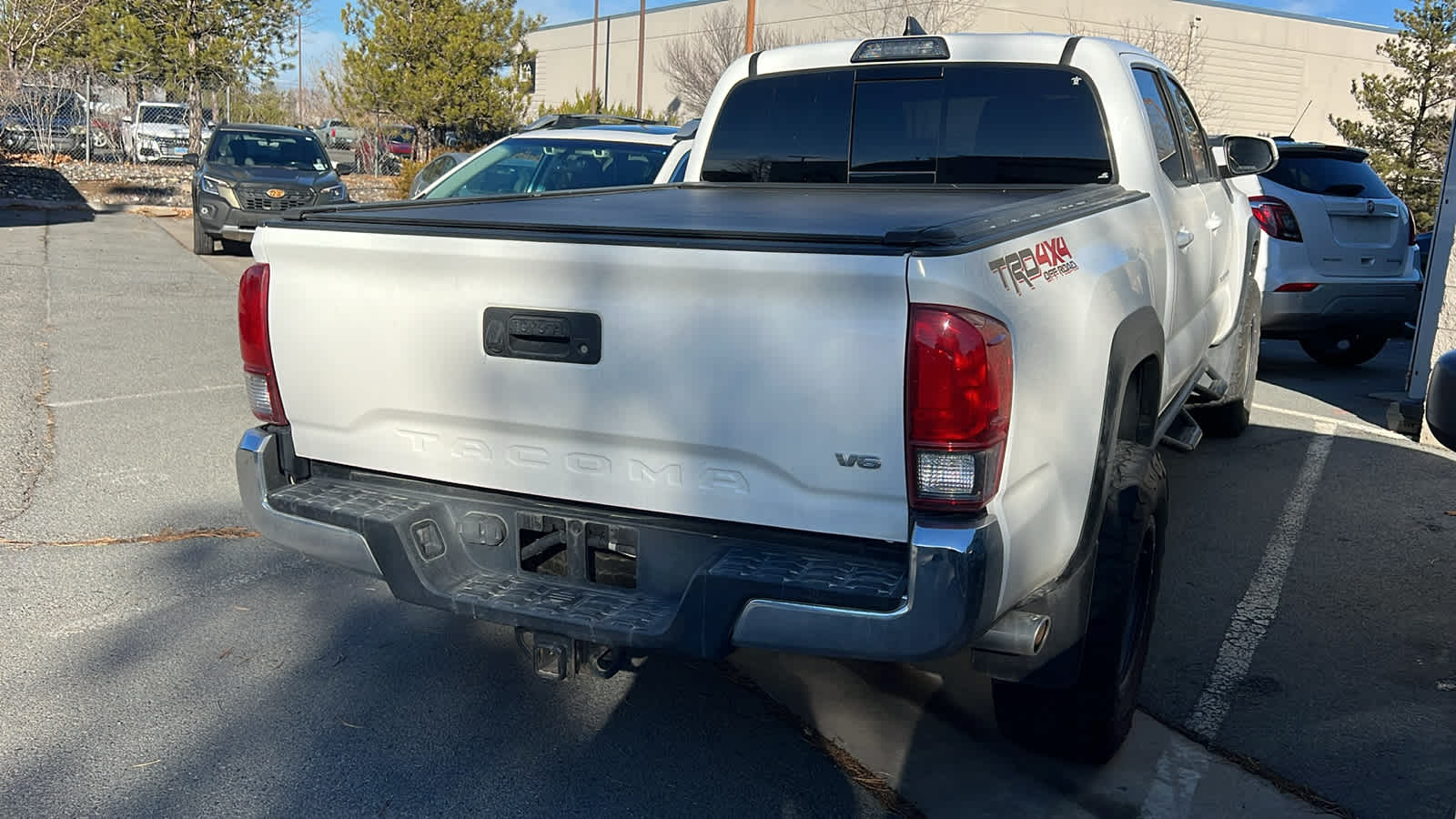 Thumbnail: 2017 Toyota Tacoma - 15