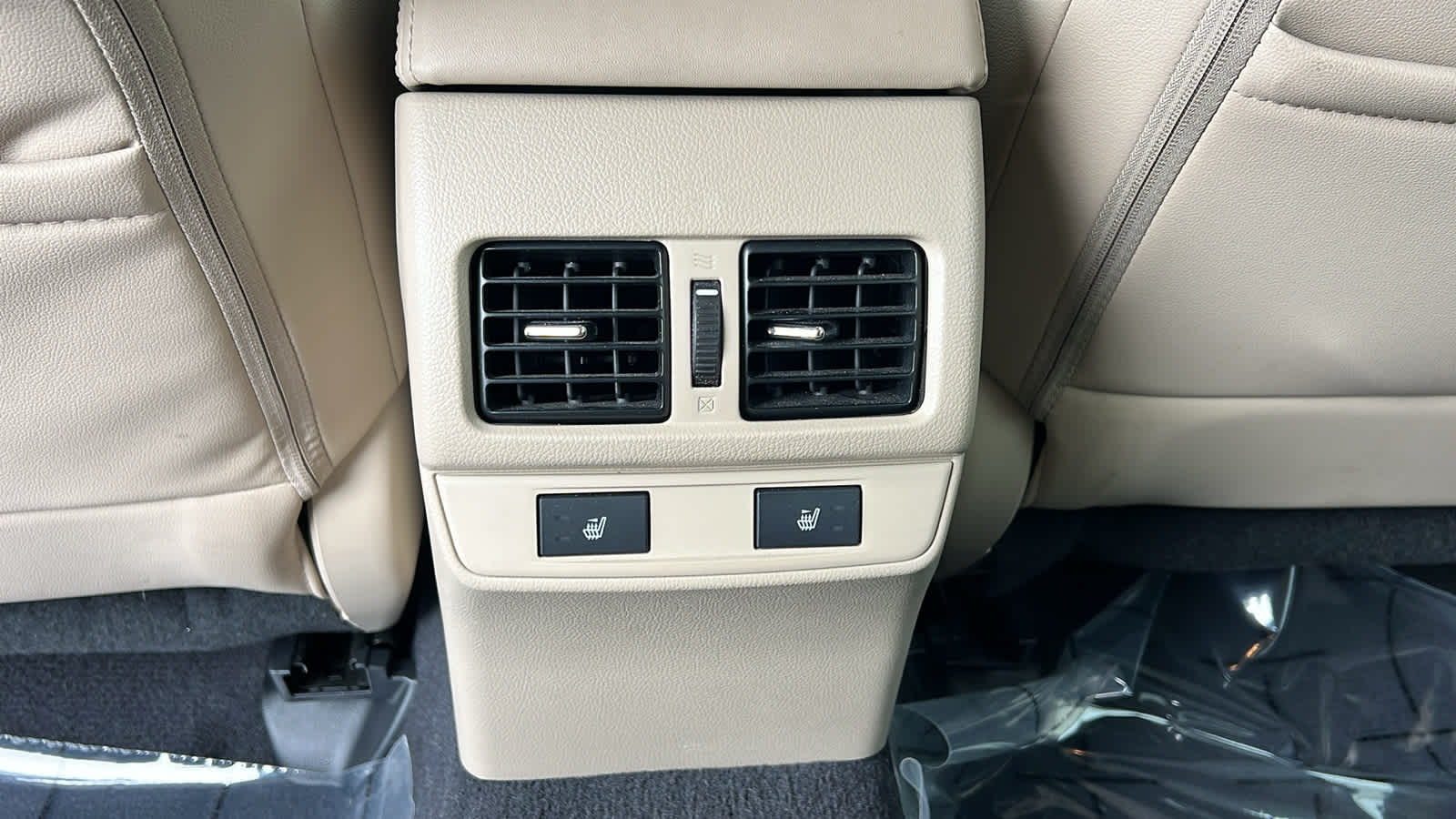 Thumbnail: 2016 Subaru Outback - 25