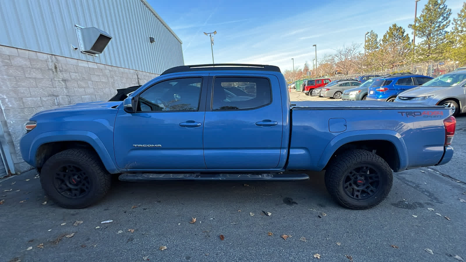 Thumbnail: 2019 Toyota Tacoma - 10