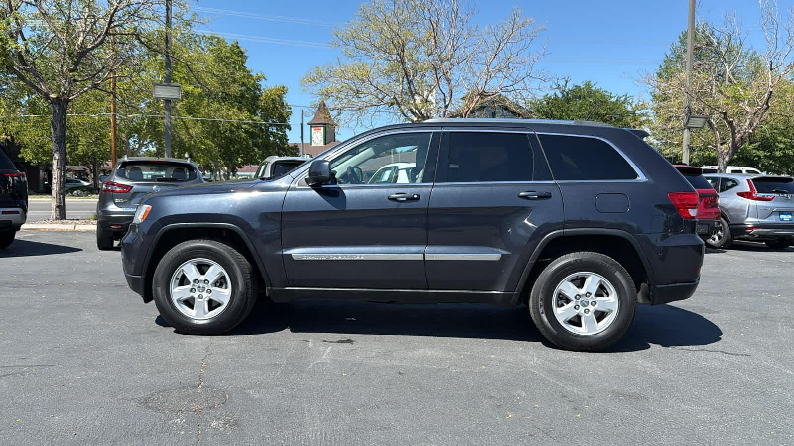 Thumbnail: 2013 Jeep Grand Cherokee - 8