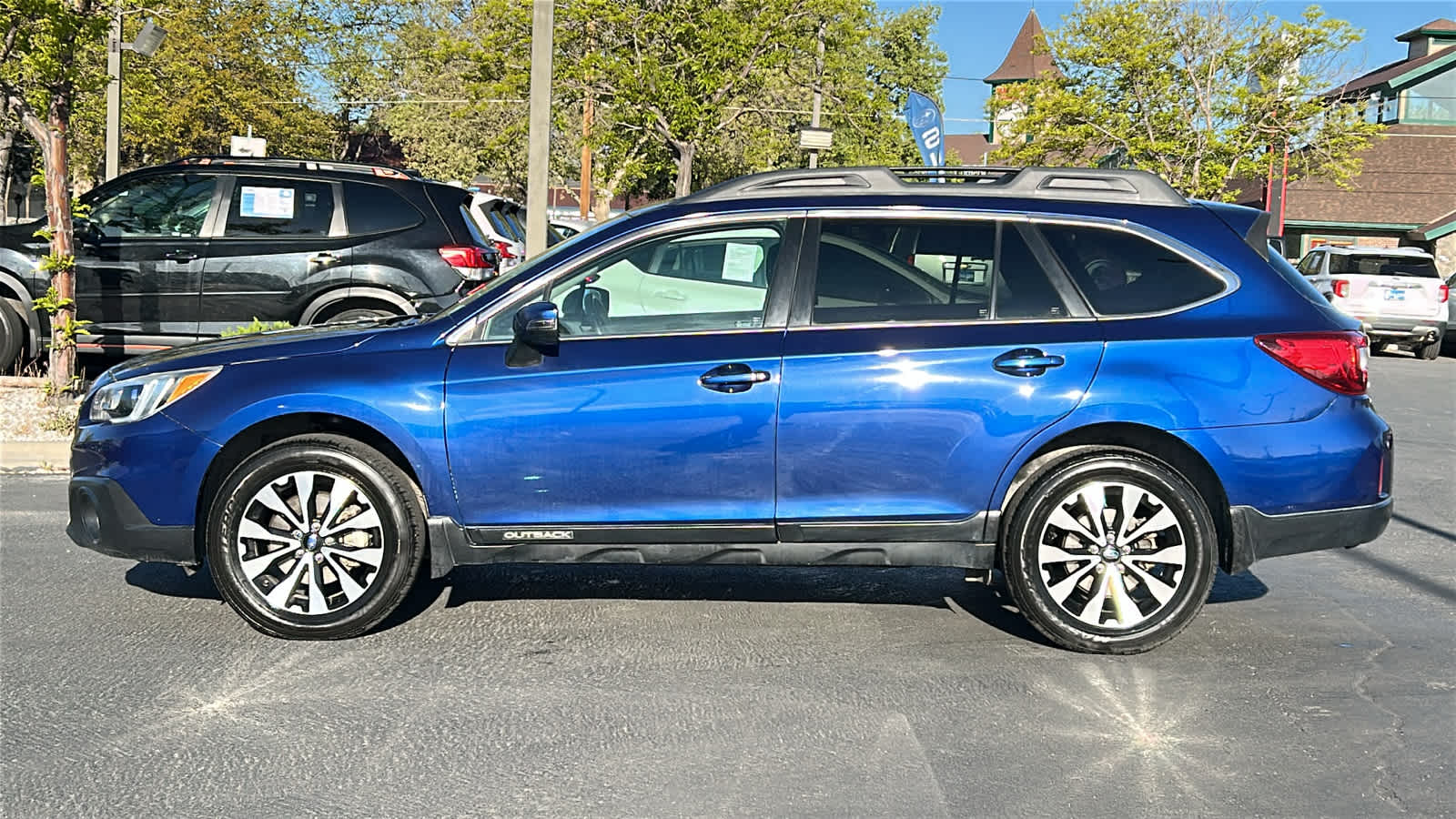 Thumbnail: 2017 Subaru Outback - 8