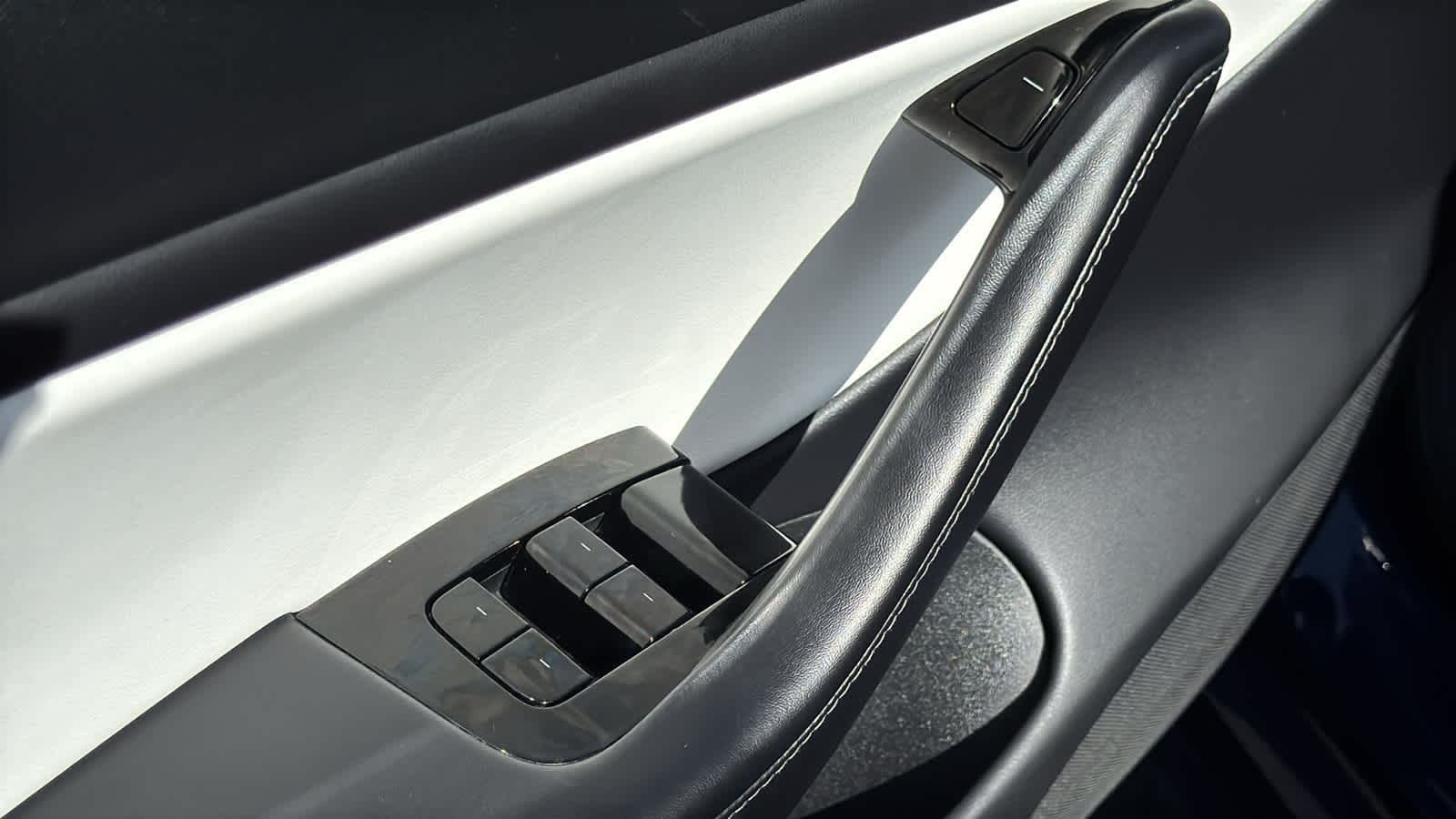 Thumbnail: 2019 Tesla Model 3 - 20