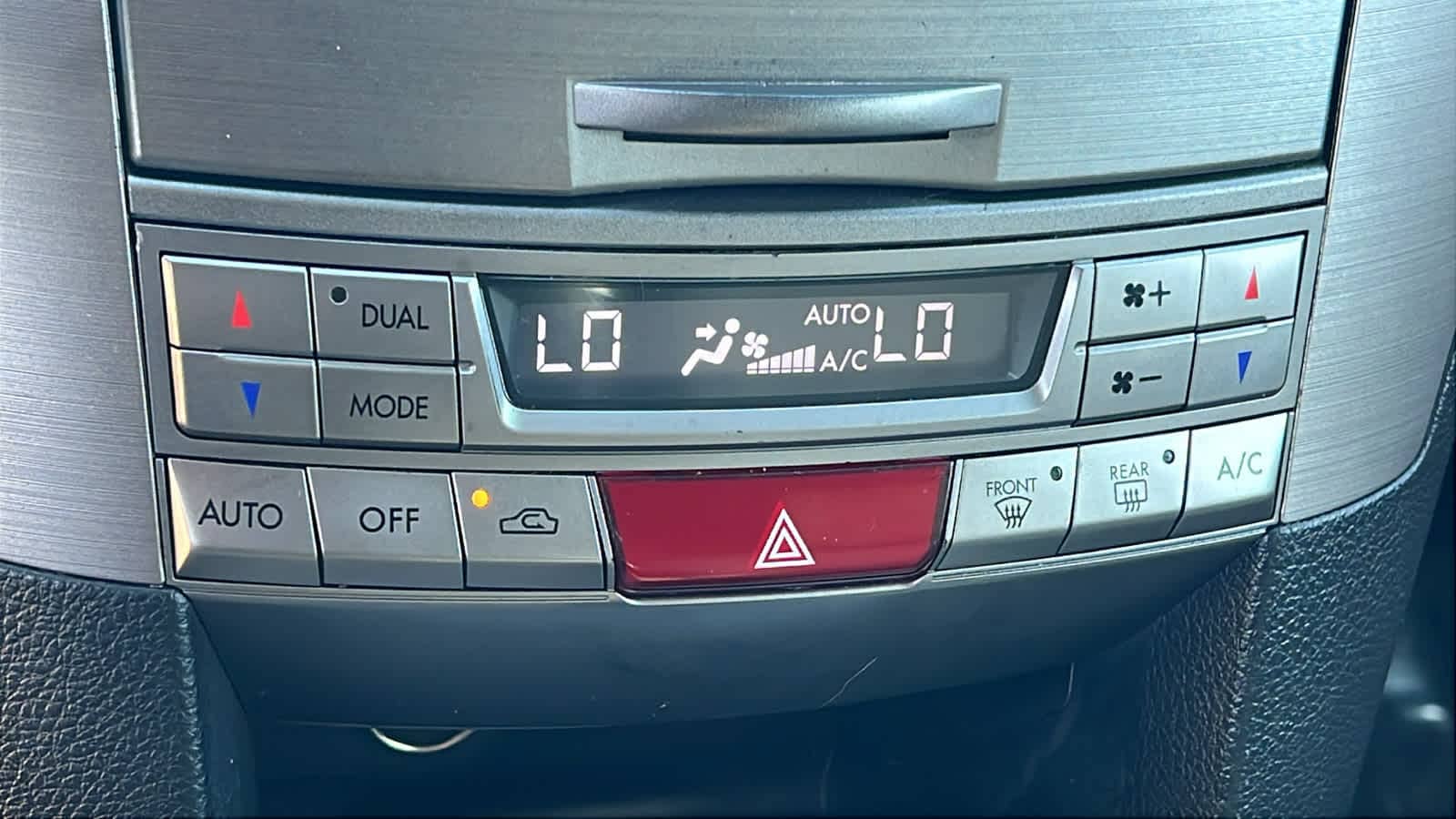 2014 Subaru Outback 2.5i Limited 14