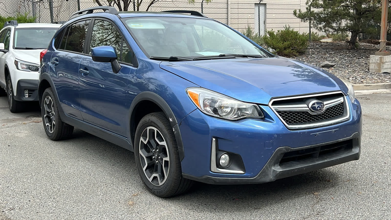 Thumbnail: 2016 Subaru Crosstrek - 3