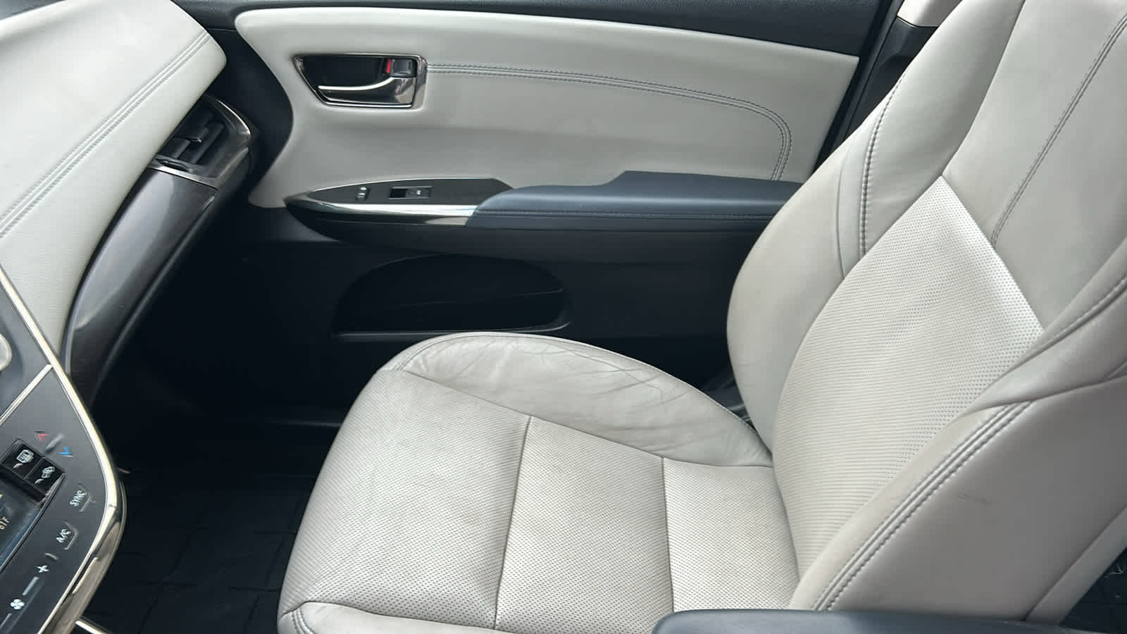 Thumbnail: 2015 Toyota Avalon - 12