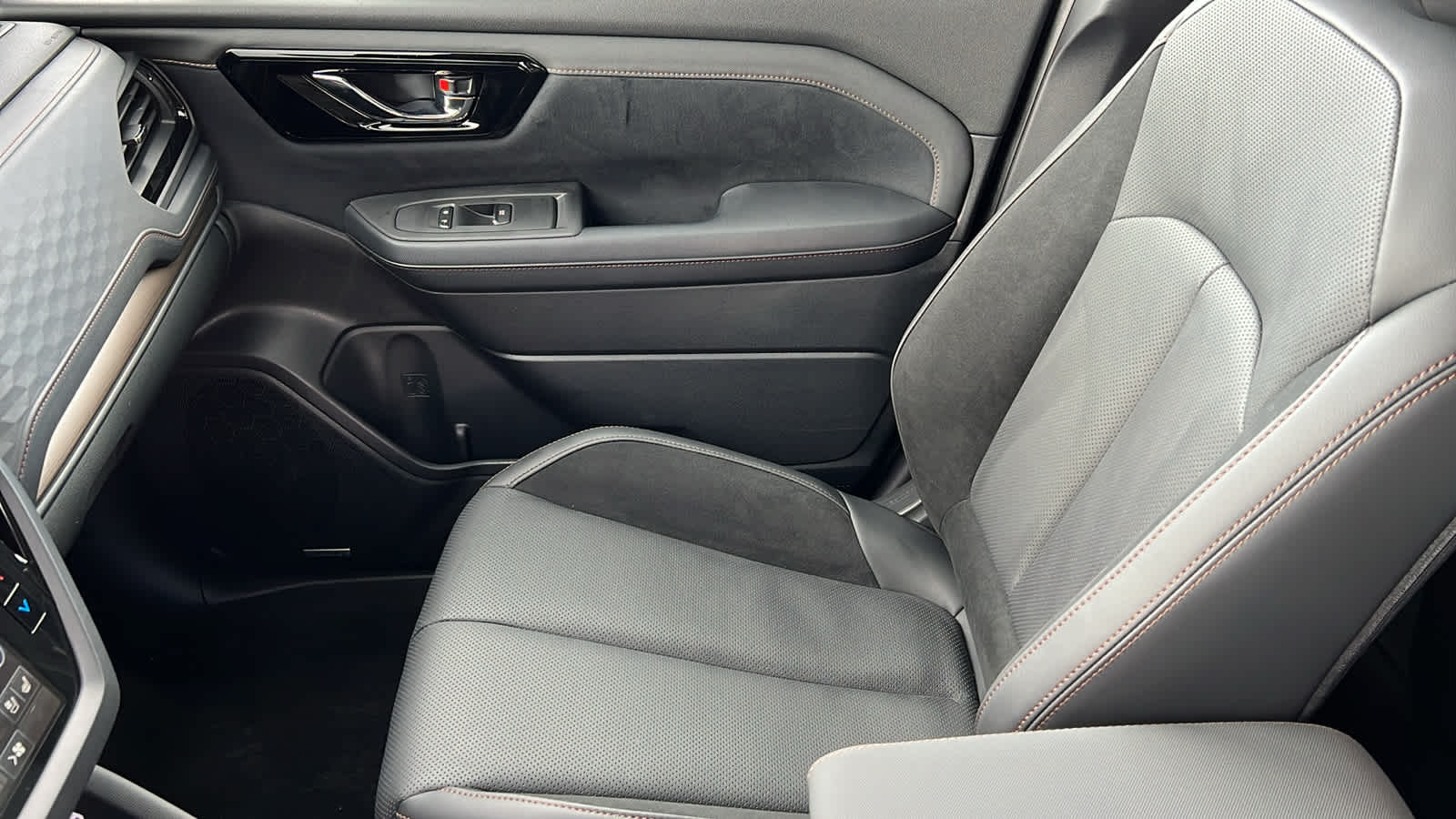 Thumbnail: 2026 Subaru Forester - 12