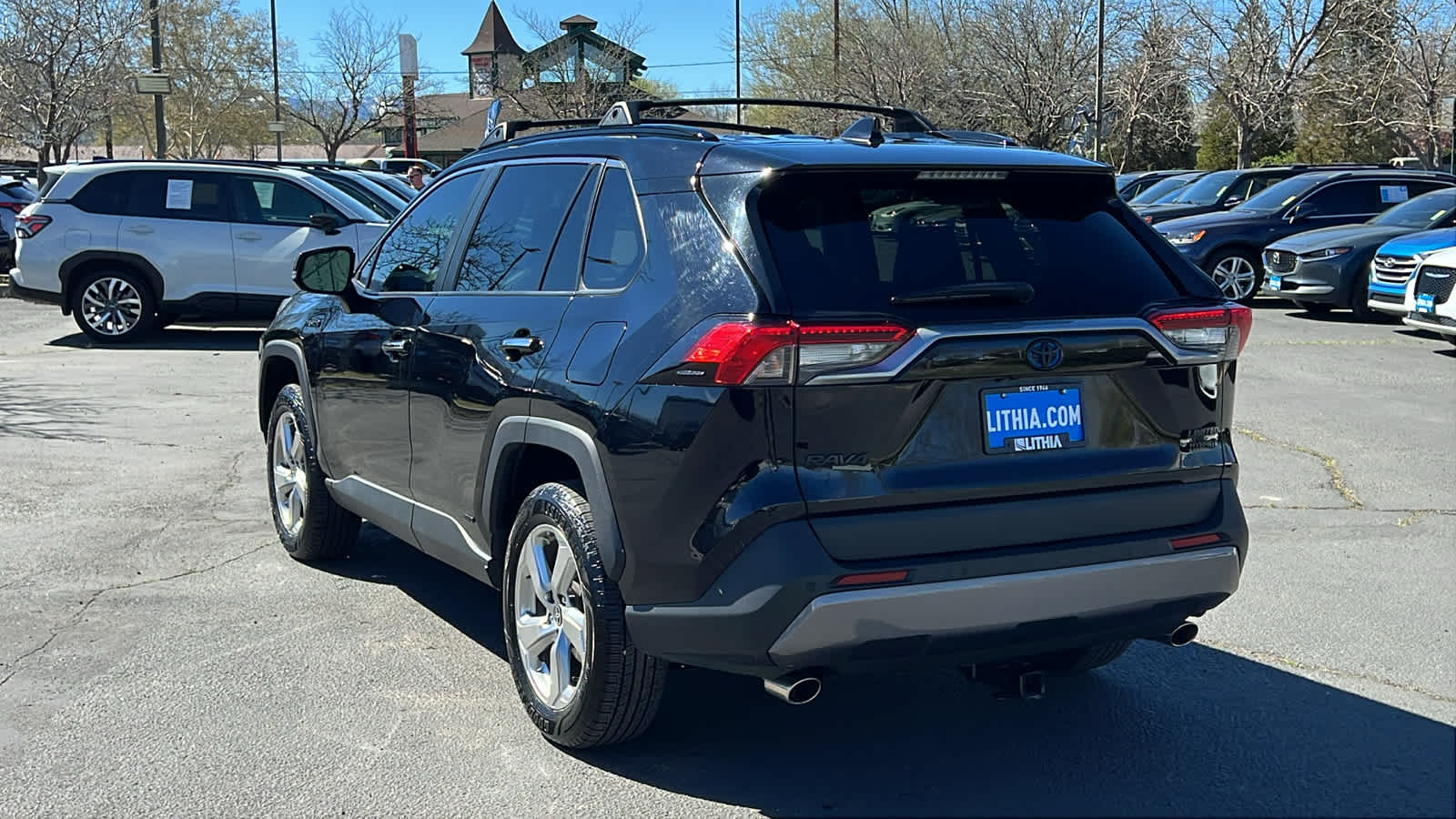 Thumbnail: 2021 Toyota RAV4 - 7