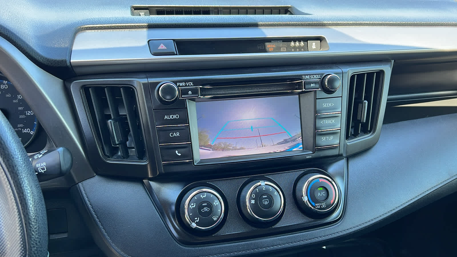 Thumbnail: 2018 Toyota RAV4 - 16