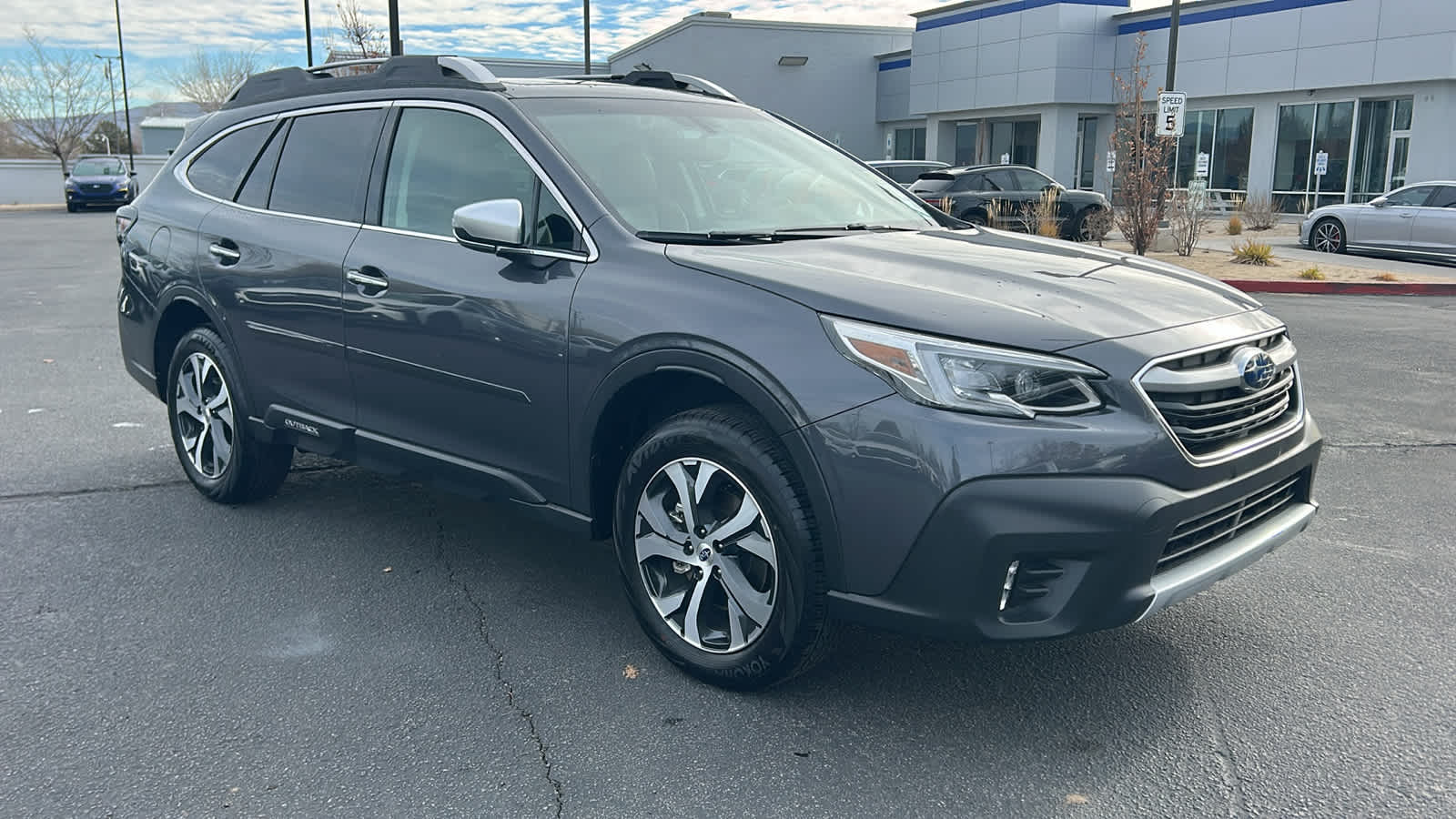 2022 Subaru Outback Touring photo 2