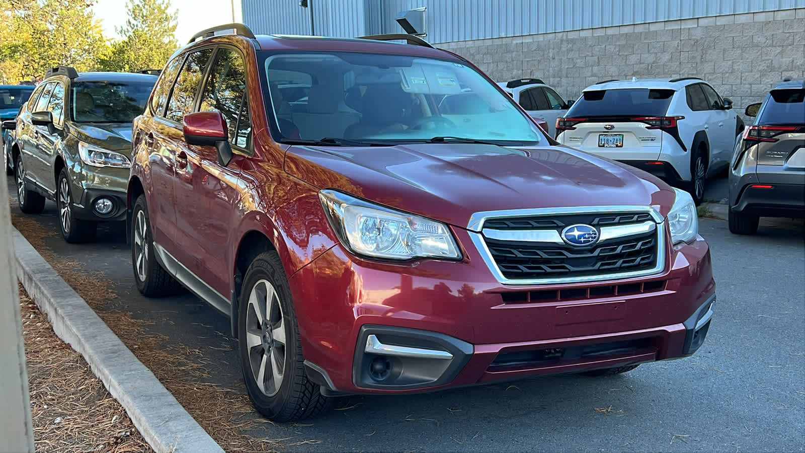 2018 Subaru Forester 2.5i Premium photo 3