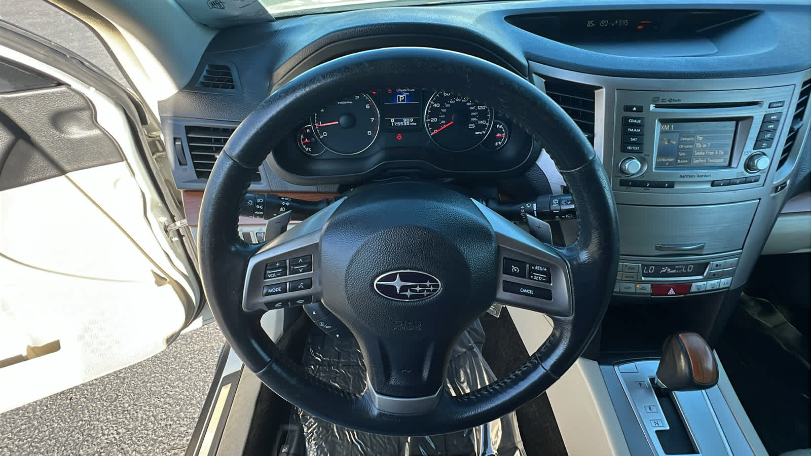 2014 Subaru Outback 2.5i Limited 18