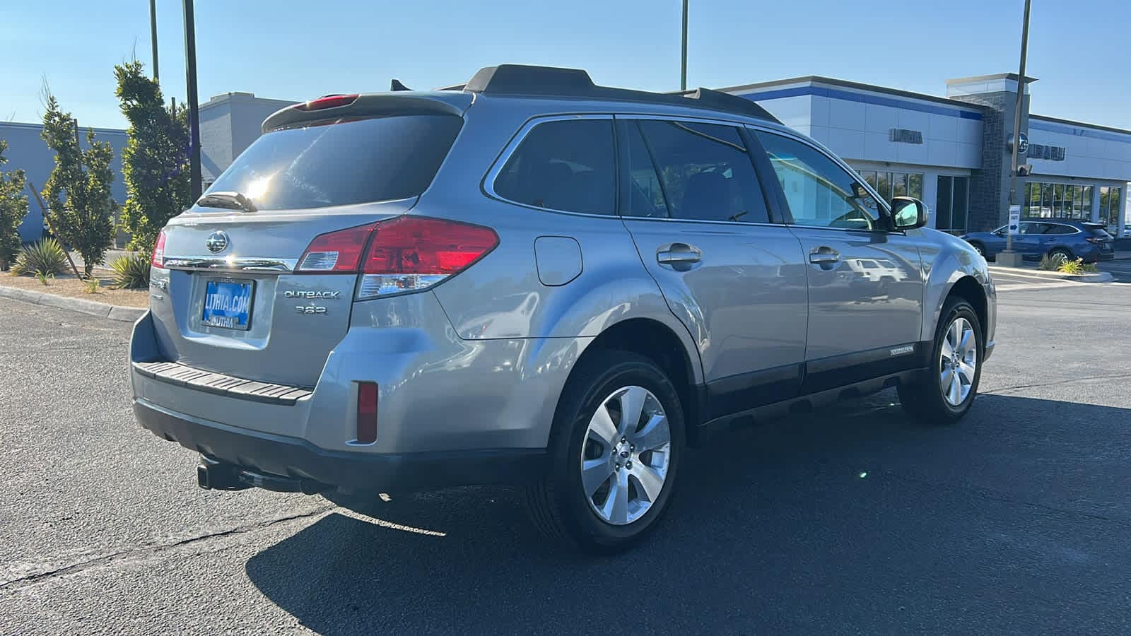 Thumbnail: 2011 Subaru Outback - 5