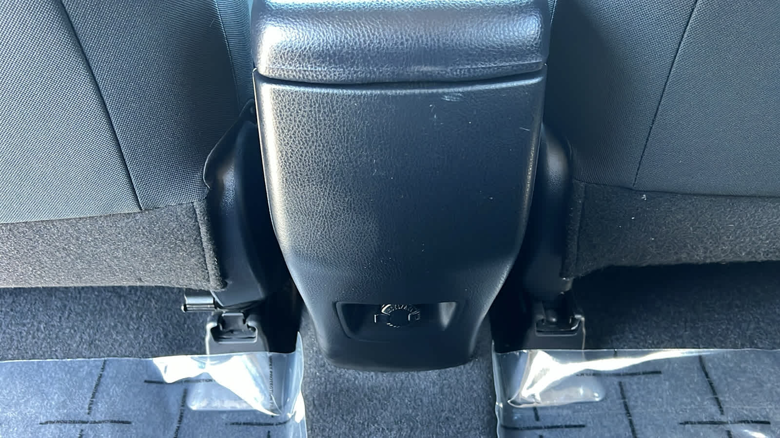 Thumbnail: 2018 Toyota RAV4 - 25