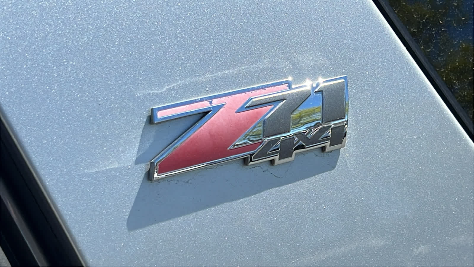 Thumbnail: 2011 Chevrolet Tahoe - 27