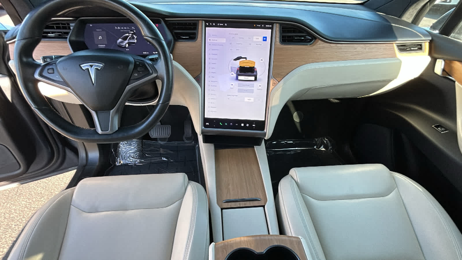 Thumbnail: 2020 Tesla Model X - 24