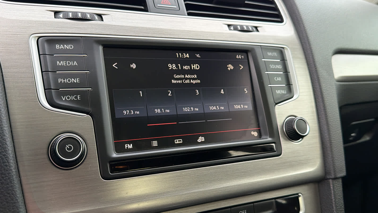 Thumbnail: 2016 Volkswagen Golf - 15