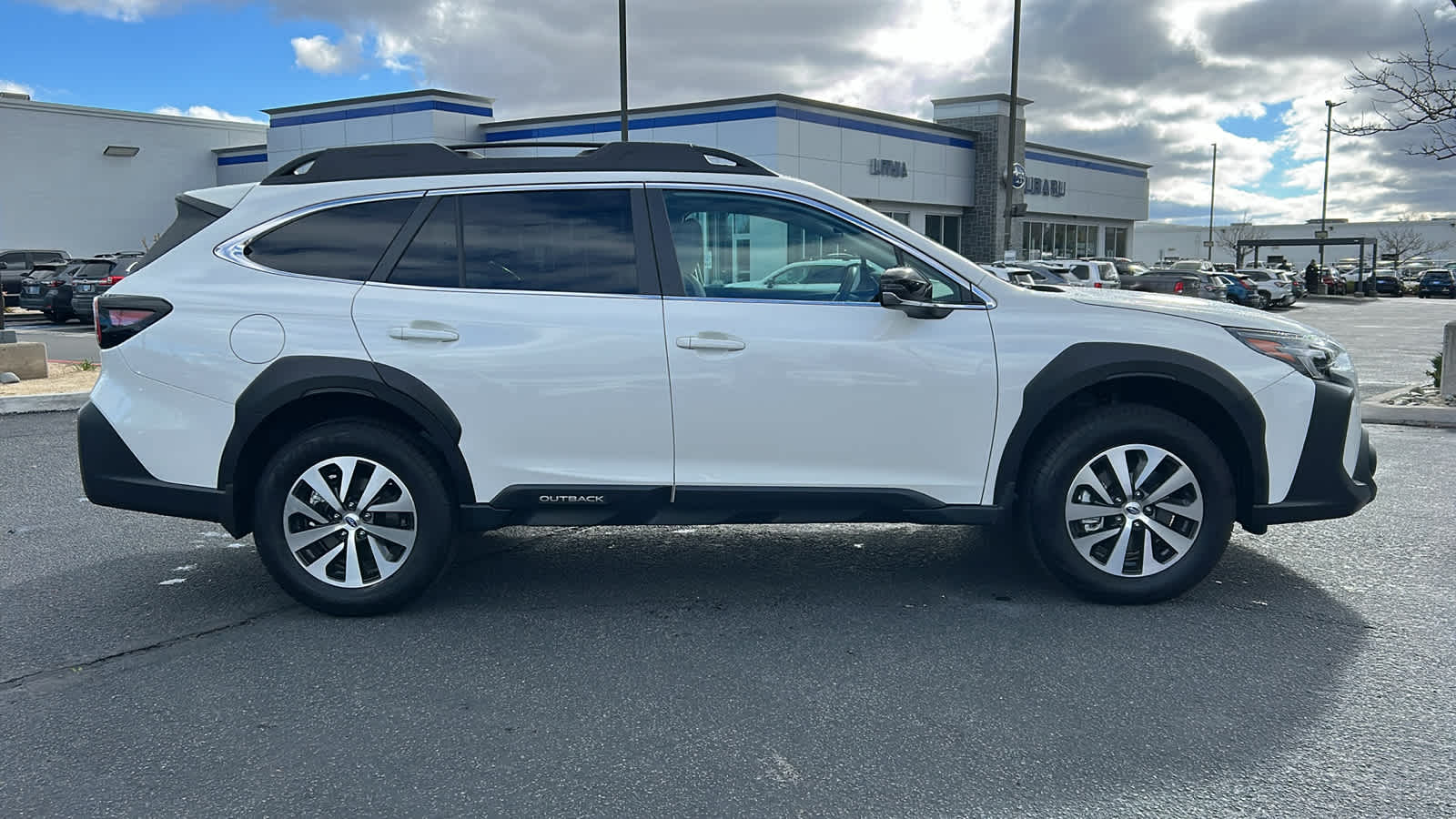 Thumbnail: 2025 Subaru Outback - 4