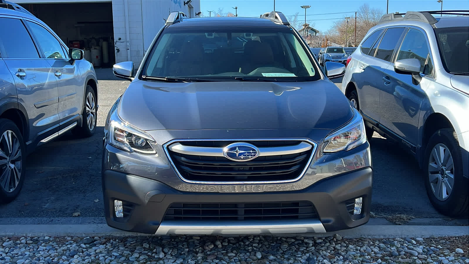 2022 Subaru Outback Touring photo 2