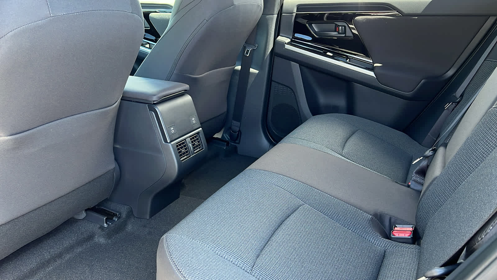 2025 Subaru Solterra Premium 24