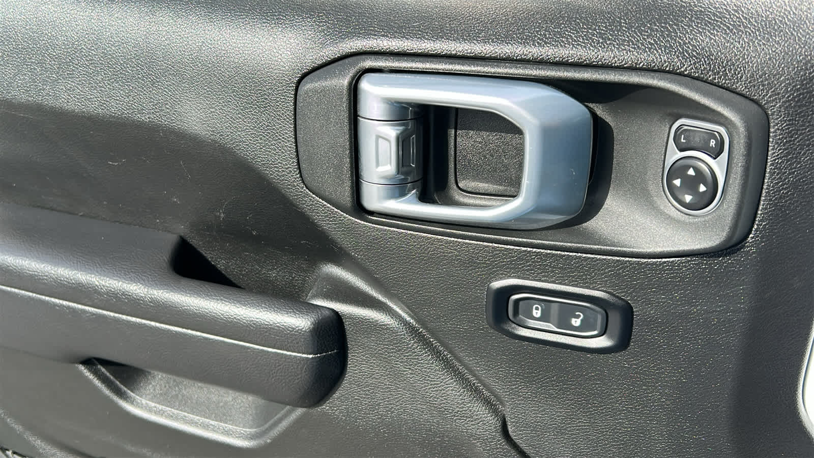 Thumbnail: 2024 Jeep Wrangler - 22