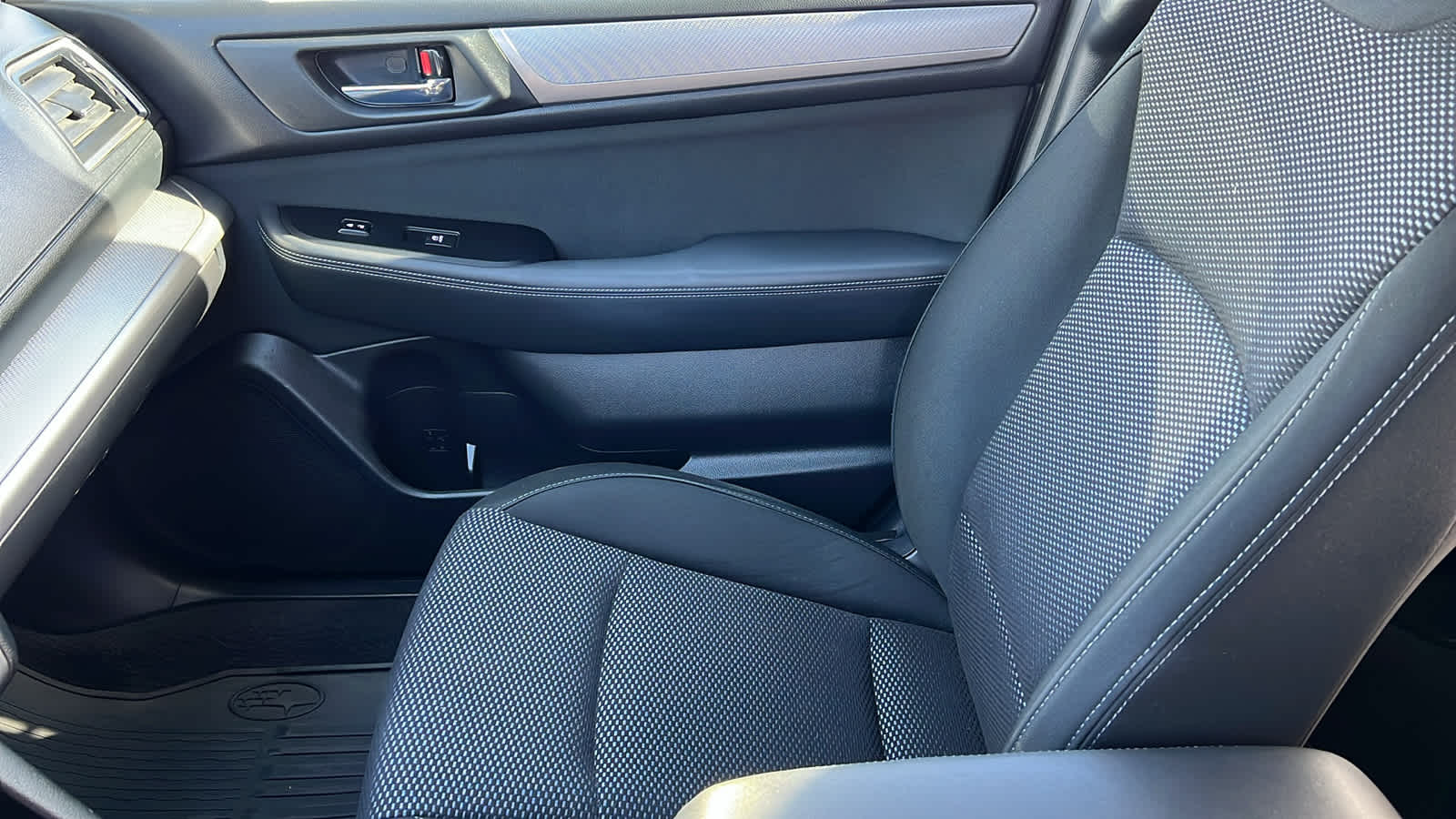 Thumbnail: 2015 Subaru Outback - 12