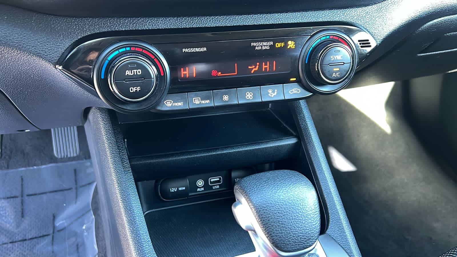 Thumbnail: 2019 Kia Forte - 14